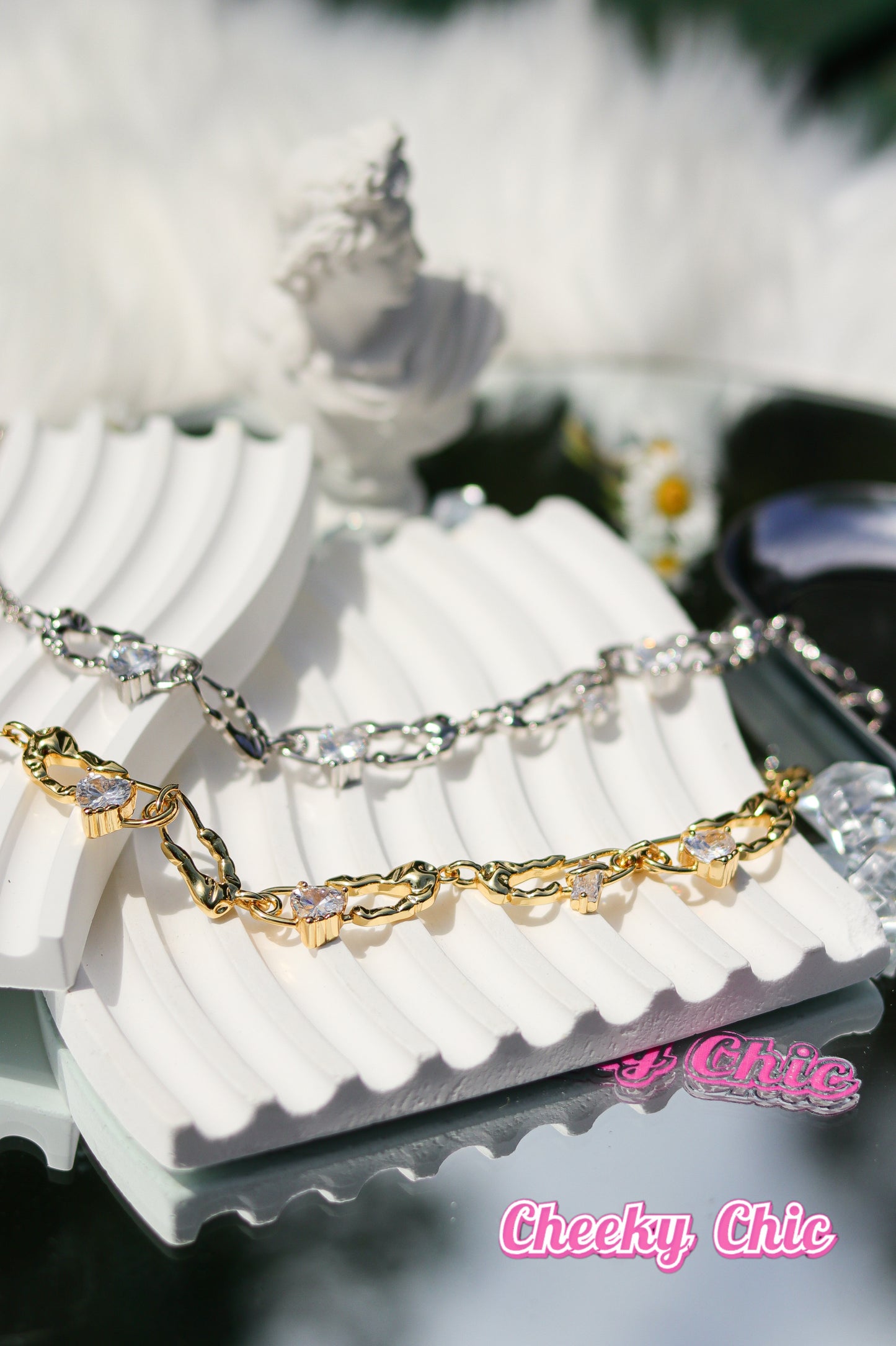 14k Gold plated - Twinkling Hearts Chain Collarbone Necklace✨