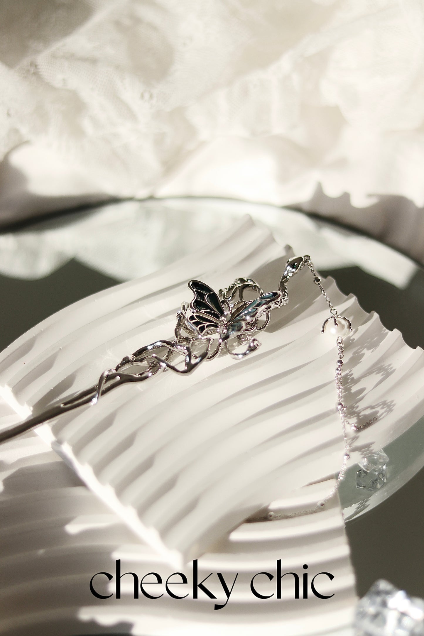 Palladium Midsummer Night’s Dream Pearl Butterfly Hairpin