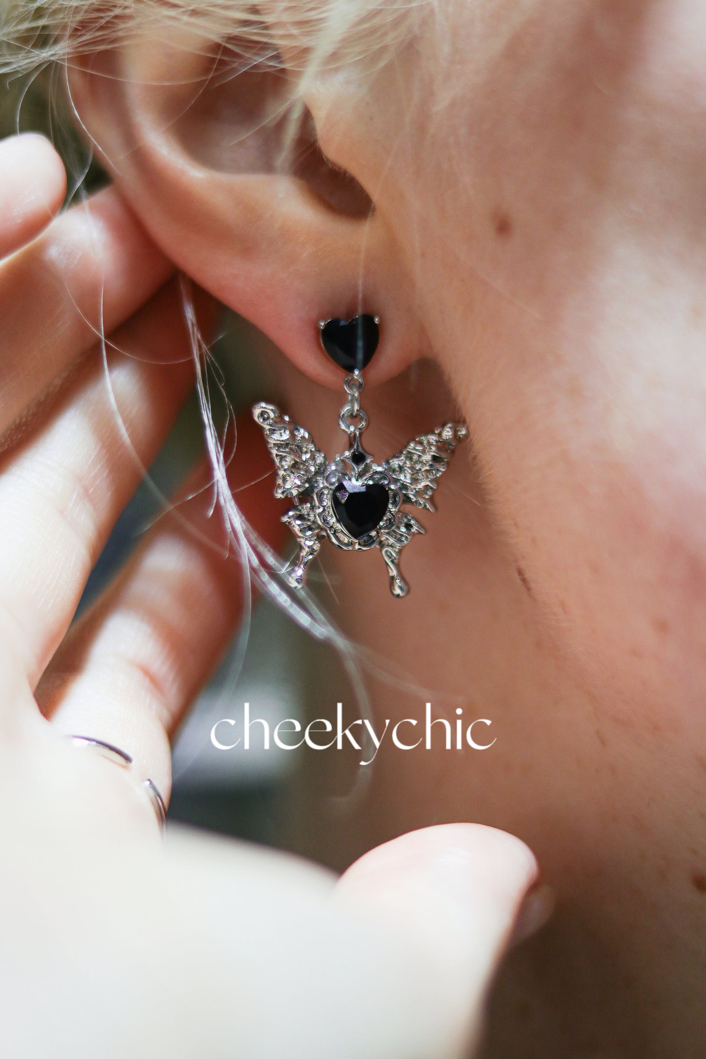s925 Asymmetrical Black Butterfly Earring