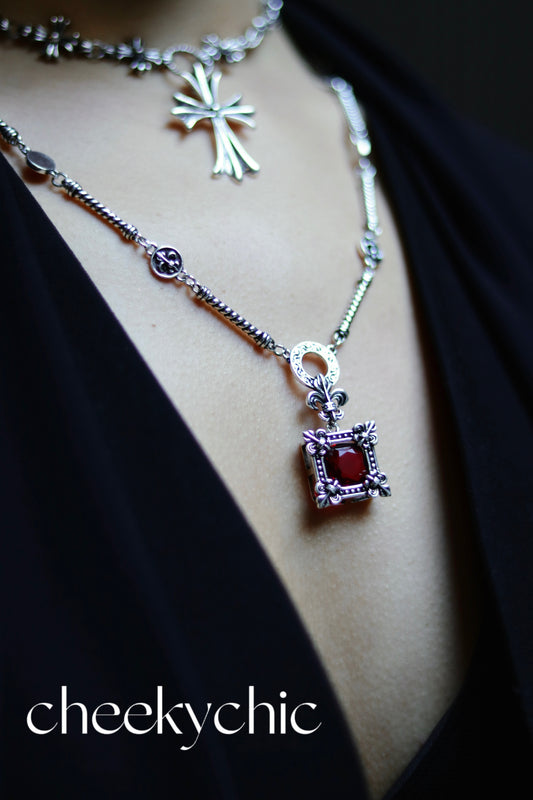 Mystery Ruby Stone Vintage Necklace 💌